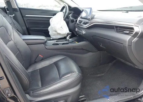 2019 Nissan Altima 2.5 Platinum from USA, damaged, VIN 1N4BL4FVXKC106599